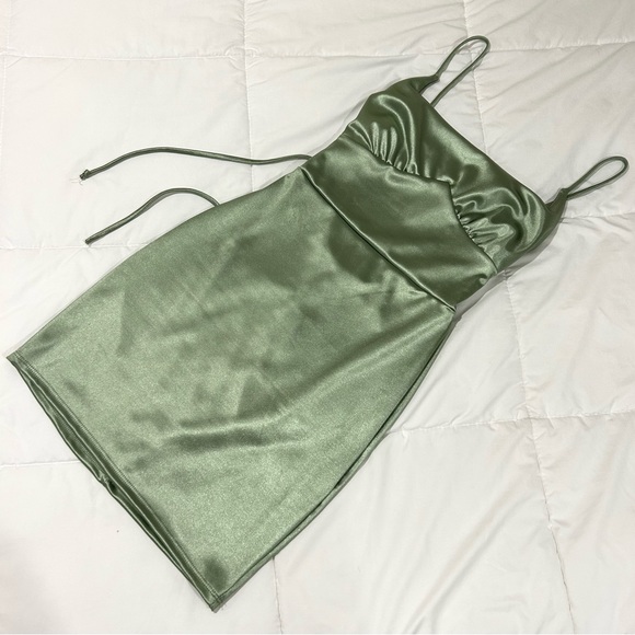 Windsor sage satin mini dress - Picture 4 of 5